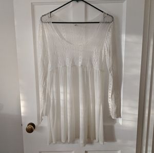 Beautiful drapey lace tunic - White - L